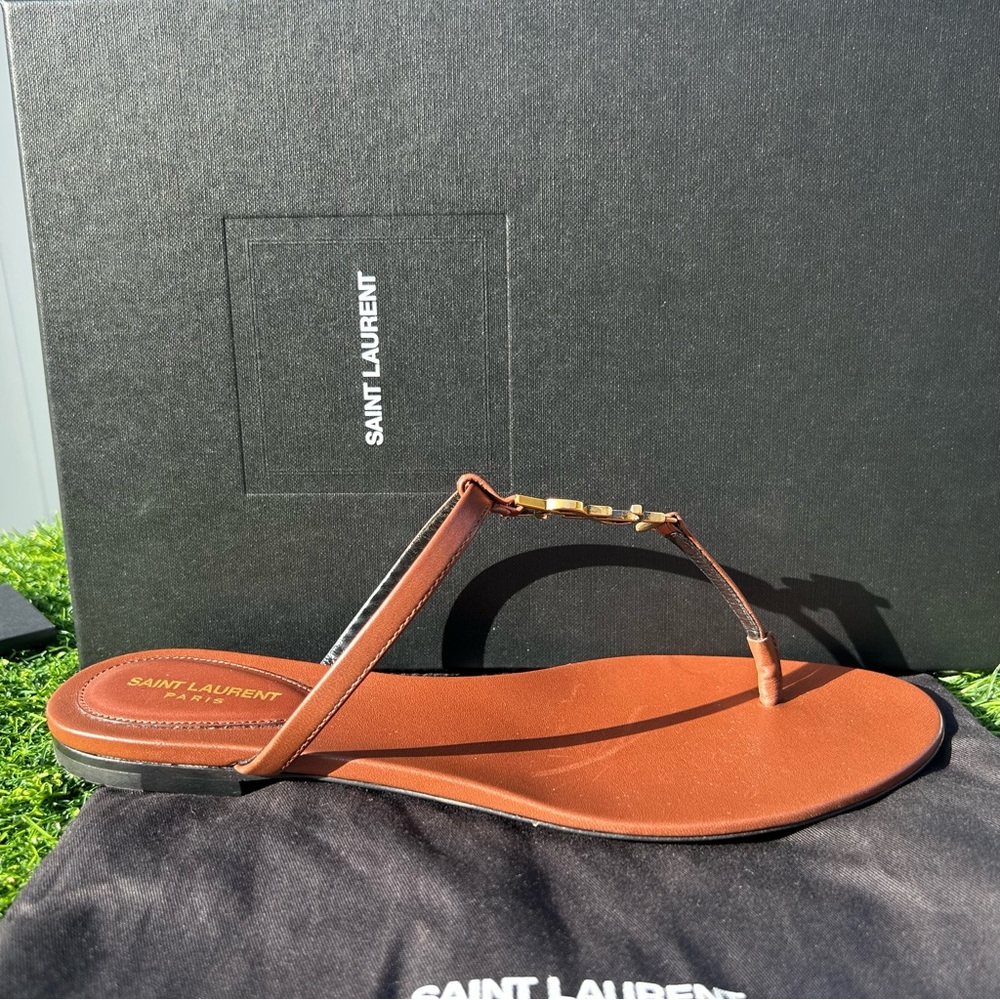 SAINT LAURENT CASSANDRE THONG FLAT SANDAL BROWN LEATHER GOLD YSL SZ 39 NEW - Picture 6 of 16